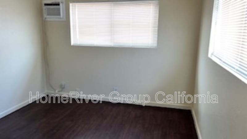 Building Photo - 683 El Camino Ave