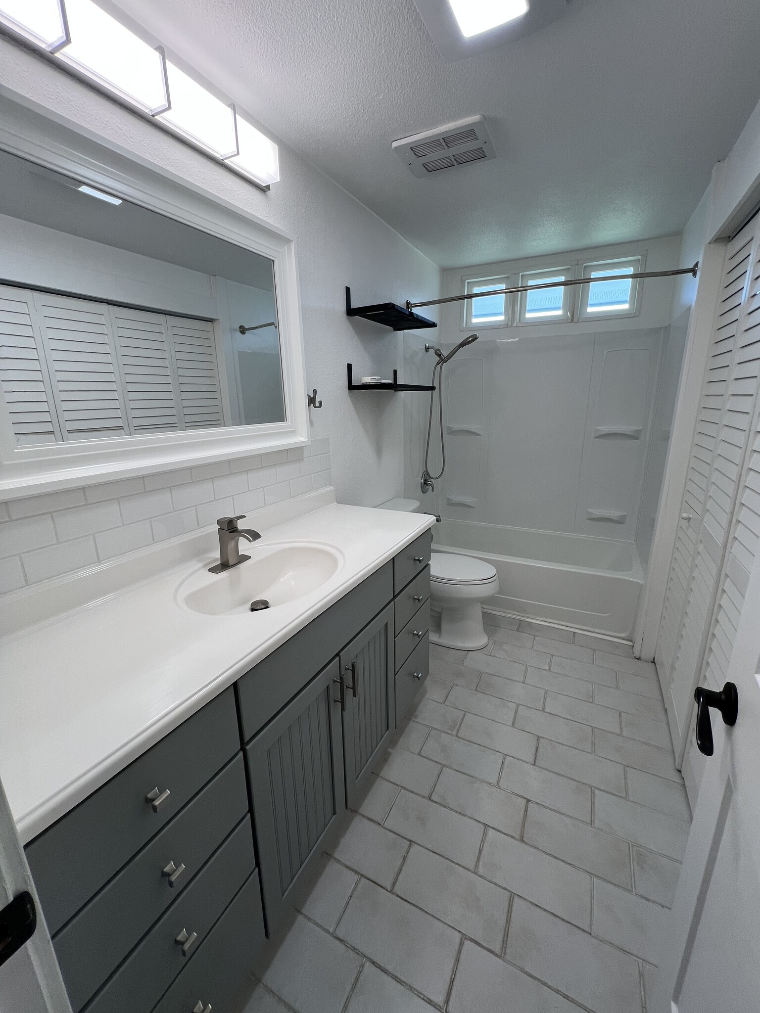 Bathroom 1 (Bare) - 5326 Green Hills Ave NE