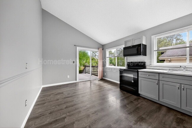 Building Photo - 2455 Buttonwood Ct