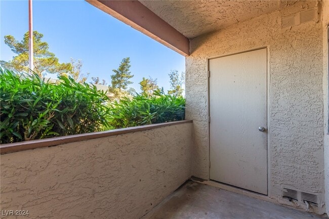 Building Photo - 3701 Snorkel Cir