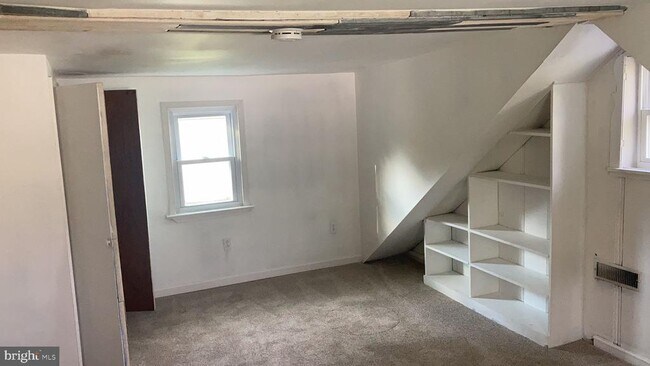 Building Photo - 290 Watson Ave