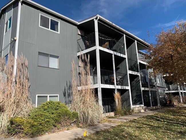 Building Photo - Great 2 Bedroom, 1 Bathroom Condo in Fort Collins, CO - On Spring Creek Trail Near Edora Park!