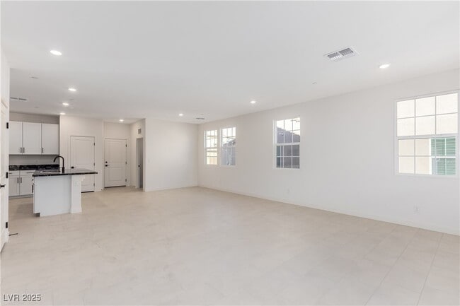 Building Photo - 2611 Aversa St