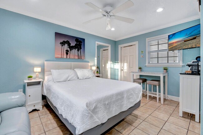Building Photo - 310 Gulfstream Dr