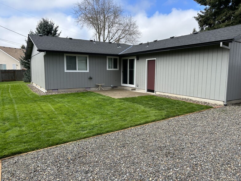 Building Photo - 4099 Scenic Dr