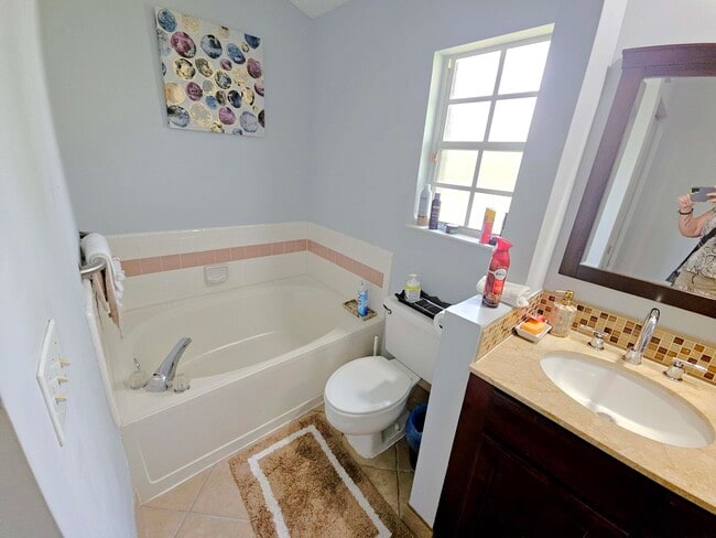 Building Photo - 5 Heather Trace Dr