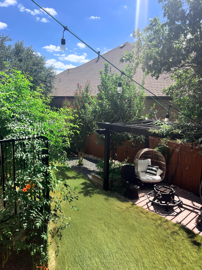 Backyard Gazebo - 5704 Alonso Dr