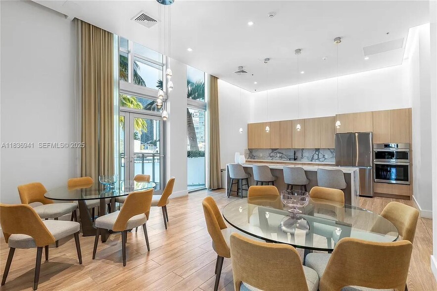 Building Photo - 90 SW 3rd St