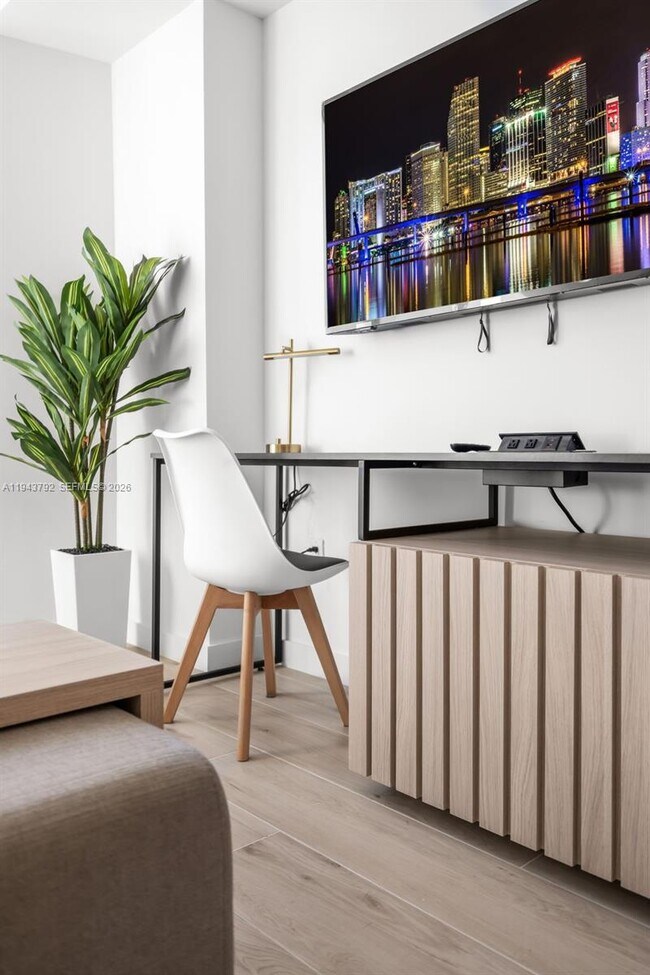 Building Photo - 225 N Miami Ave