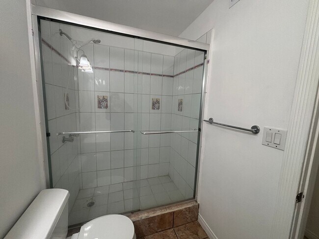 Building Photo - Charming 2-Bedroom Home with 2-Car Garage in Chula Vista