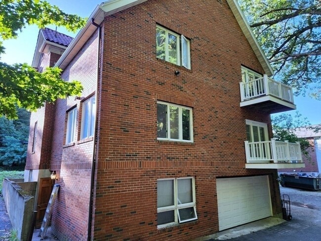 Building Photo - 446 Lowell Ave