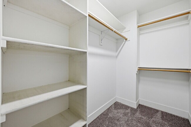 Building Photo - 3BR/2.5BA Townhome in Larkspur — Old Mill, Downtown & Bachelor All Close By