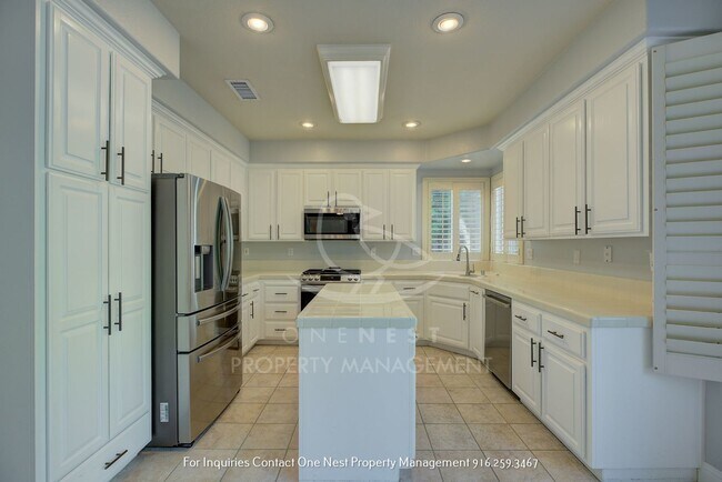 Building Photo - Rocklin beauty, 5 bdrm, 3.5 bth + bonus room!