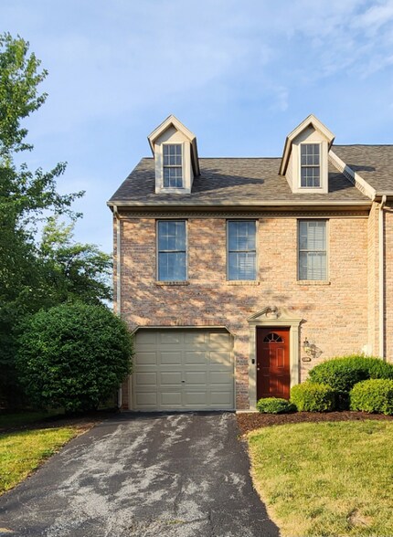 Primary Photo - 1250 Hunters Ridge Dr
