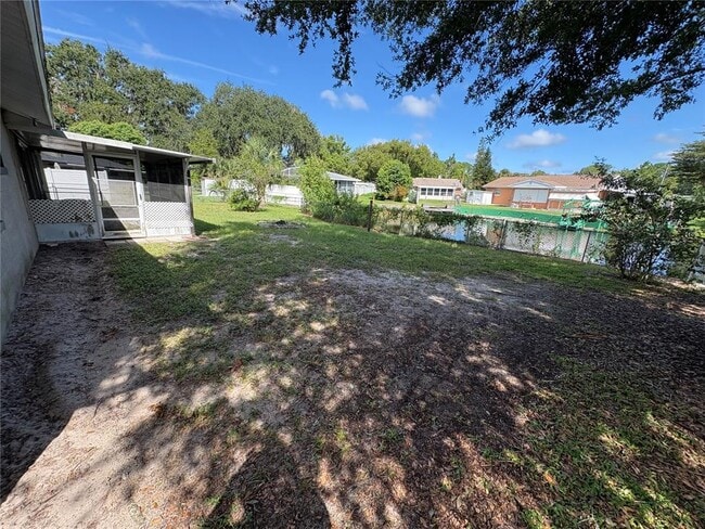 Building Photo - 615 Floral Cir
