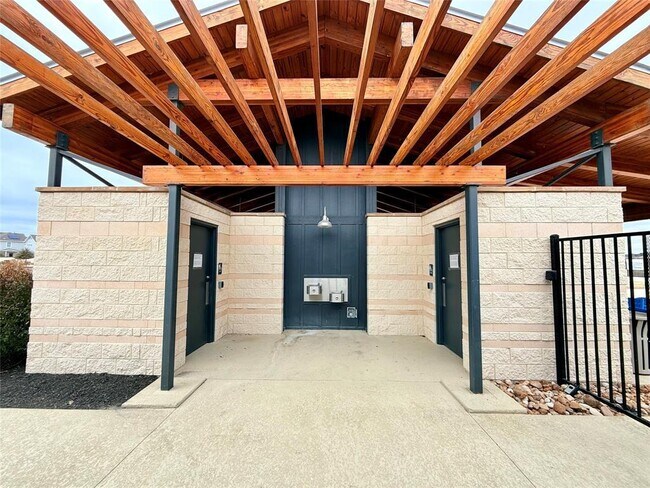 Building Photo - 373 Jeffers