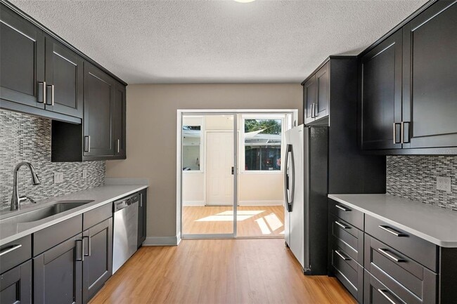 Building Photo - 503 Monterey Blvd NE