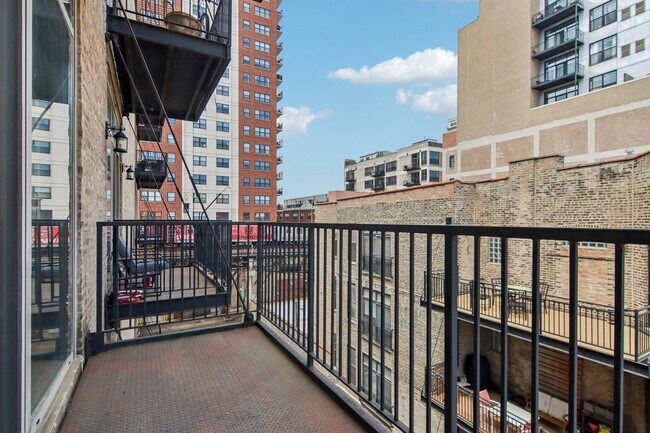Building Photo - 1528 S Wabash Ave