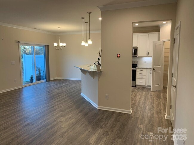 Building Photo - 23042 Clarabelle Dr