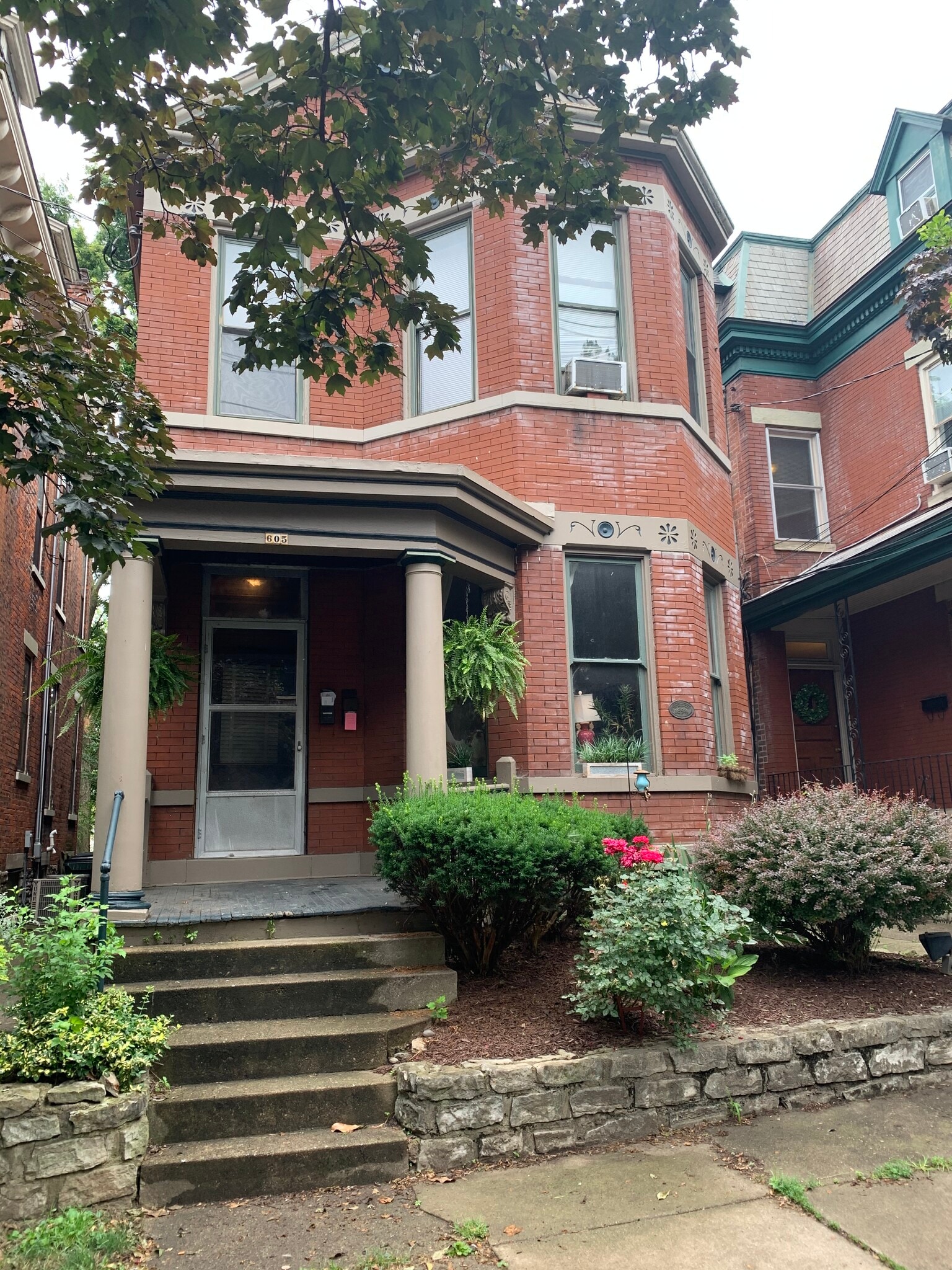 Building Photo - 605 Greenup St