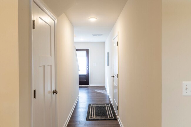 Building Photo - 3430 Montague St