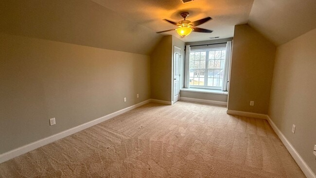 Building Photo - Amazing home with custom touches and in-ground pool