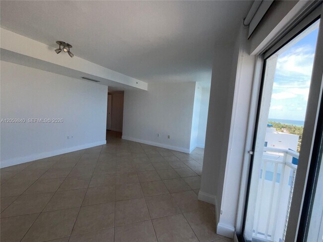 Building Photo - 7600 Collins Ave