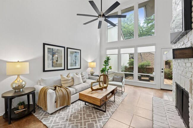 Building Photo - 8346 Summerwood Dr