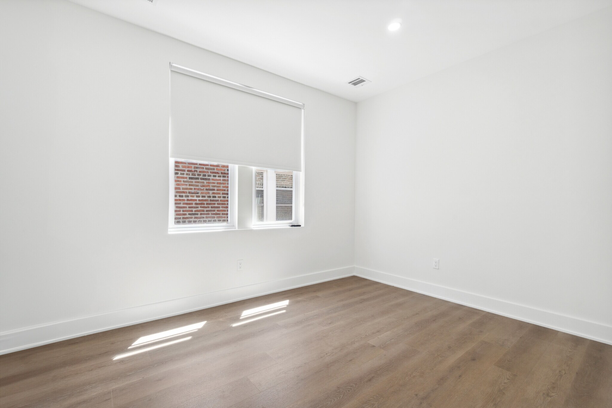 Building Photo - 632 Boulevard E