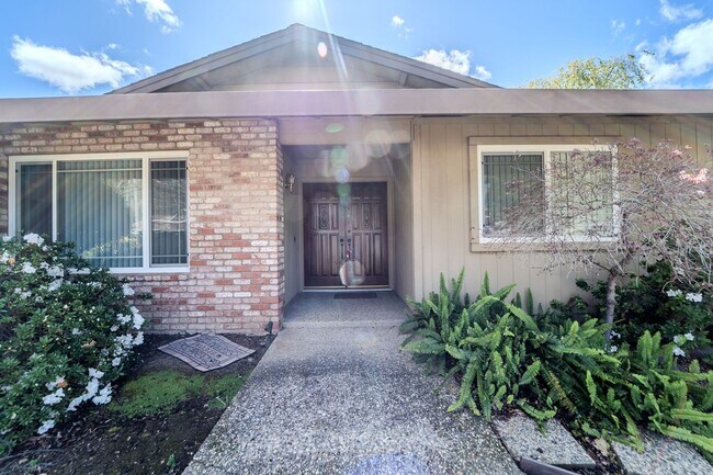 Building Photo - North Yuba City 3 bd 2 bath Home
