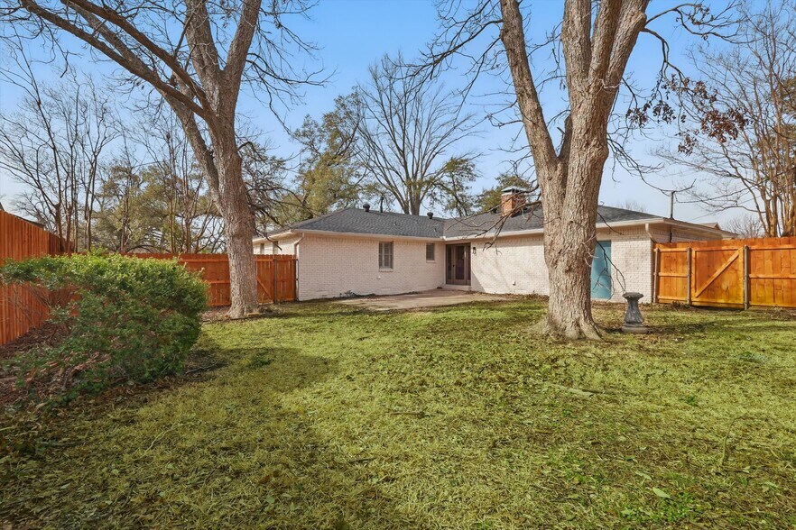 Building Photo - 1007 Carroll Dr