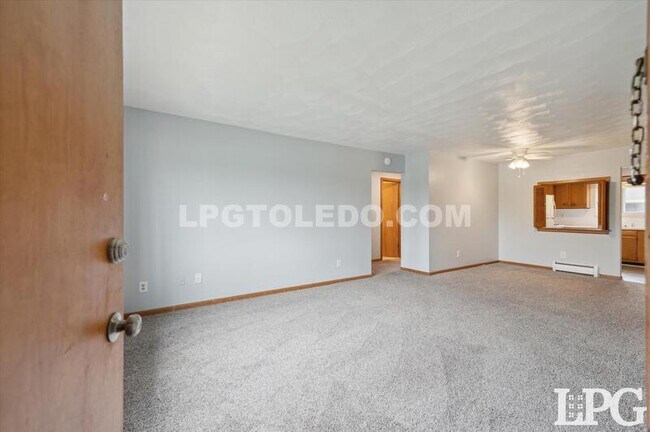 Building Photo - 3320 Arlington Ave