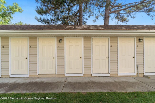 Building Photo - 1126 Gowdy Ave