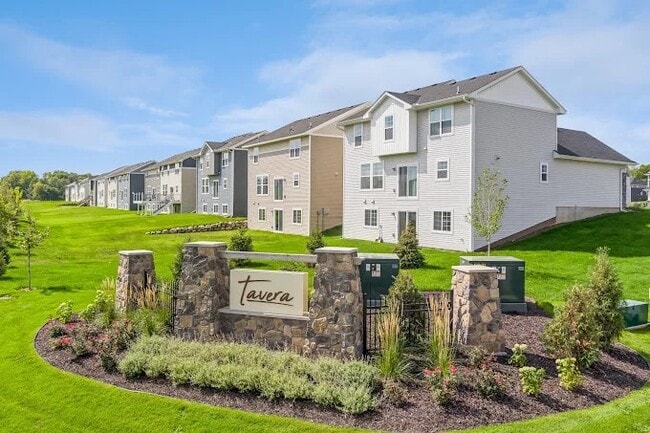 Building Photo - 6218 Tamarack Ln