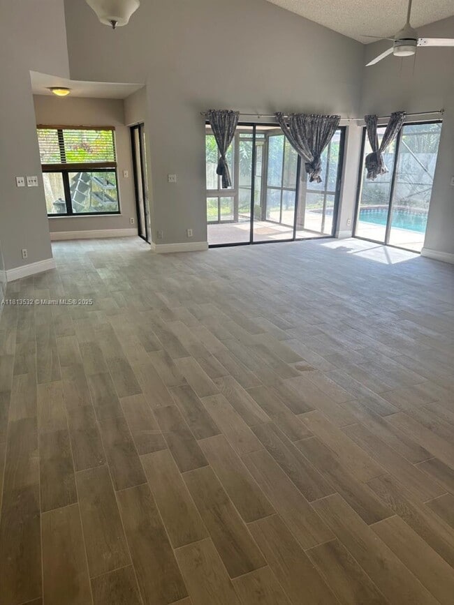 Building Photo - 21615 Villa Nova Dr
