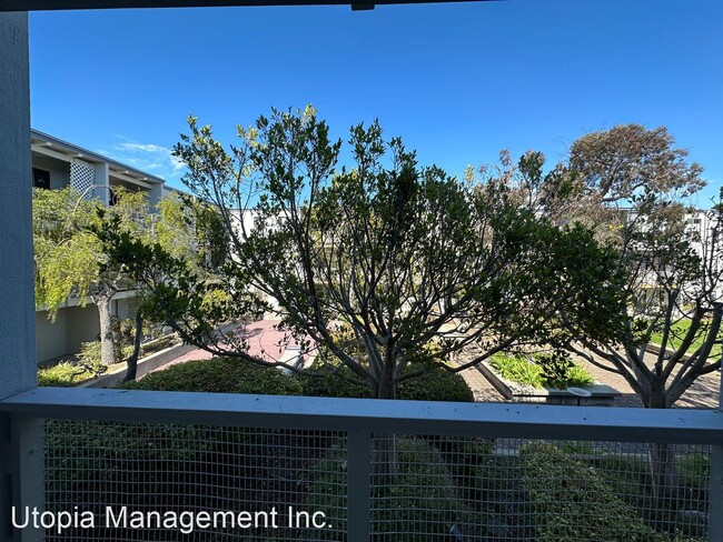 Building Photo - Studio, 1 bath House - 8 Admiral Drive #341