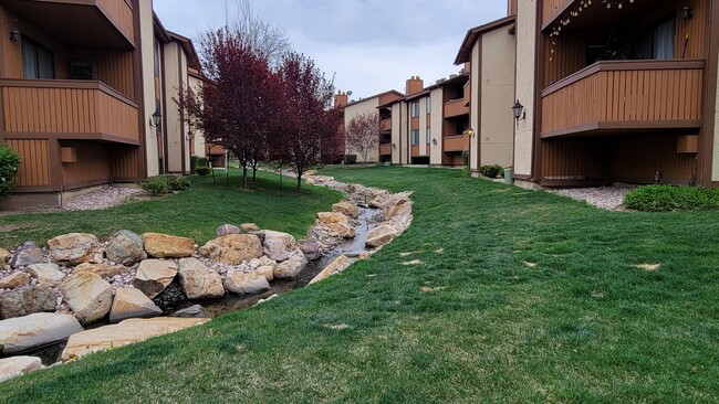 Building Photo - 6841 Countrywoods Cir
