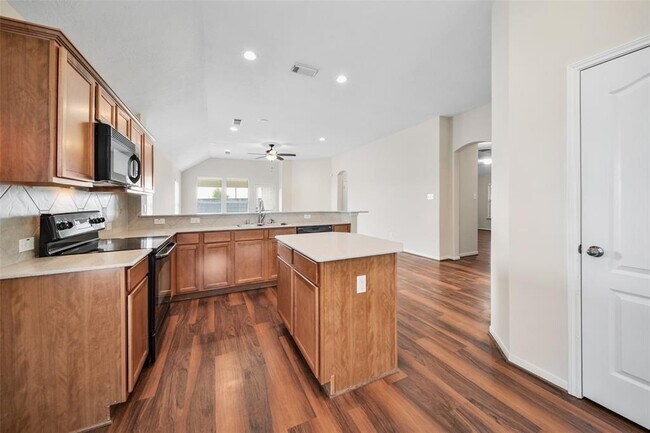 Building Photo - 7427 Rustic Chase Dr