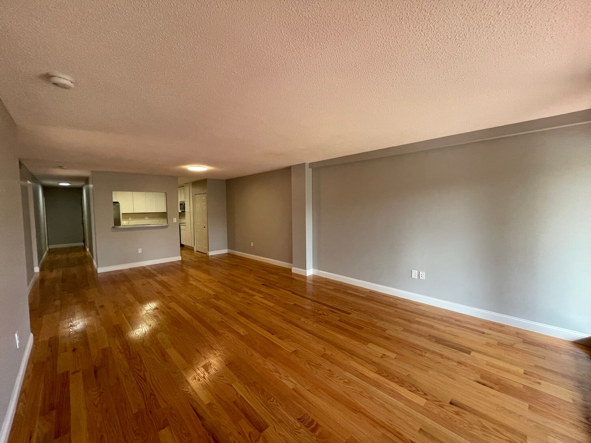 Building Photo - 1850 Beacon St