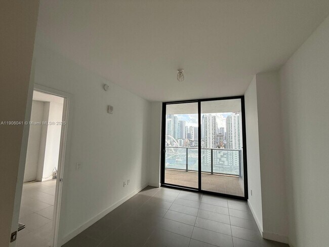 Building Photo - 1600 NE 1st Ave