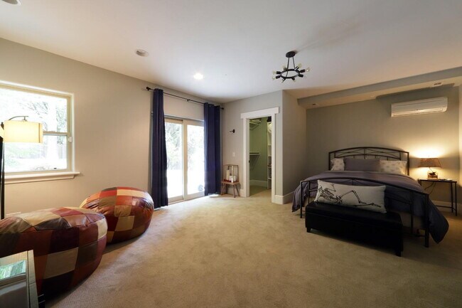 Building Photo - Don't miss this amazing opportunity to rent a higher end home nestled in the trees in the coveted...