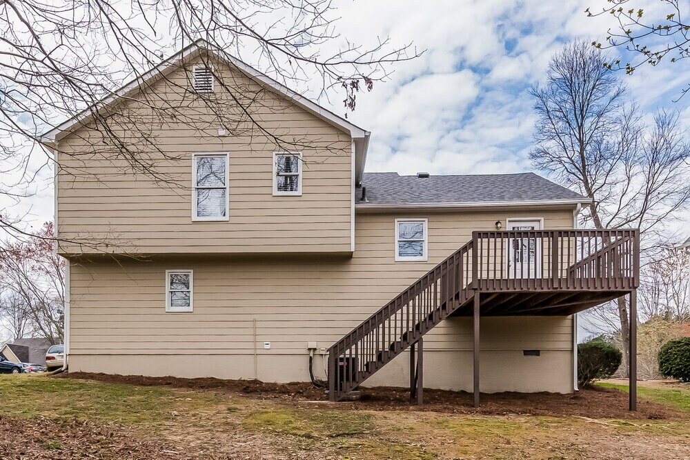 Building Photo - 157 Aztec Way SE