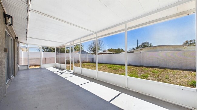 Building Photo - 4418 W Fairview Heights