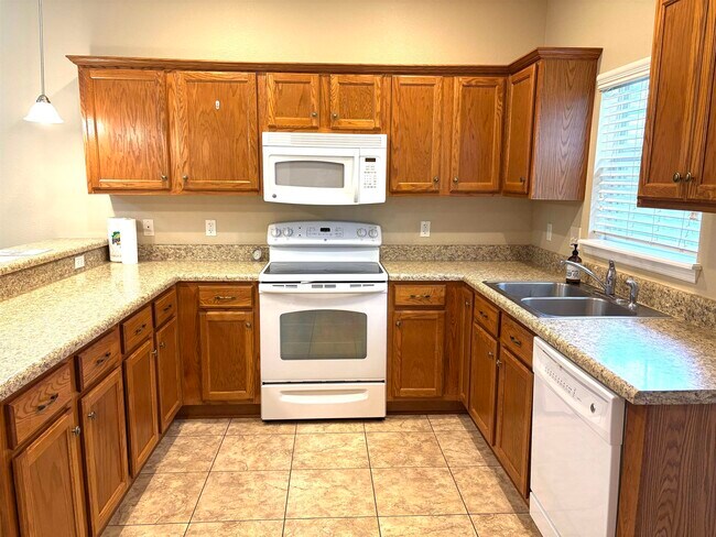 Building Photo - 2293 Del Carmel Way