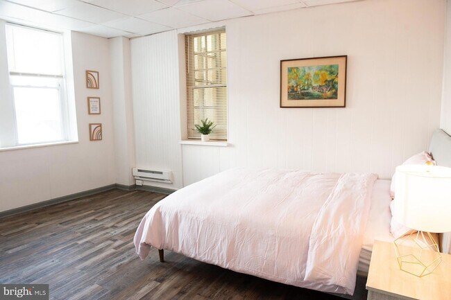 Building Photo - 3809 Ventnor Ave