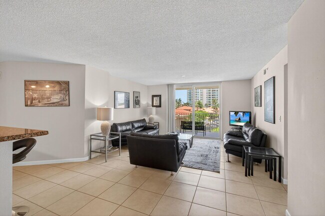 Building Photo - 3606 S Ocean Blvd
