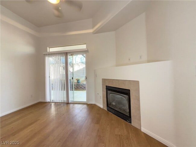 Building Photo - 10789 Muscari Way