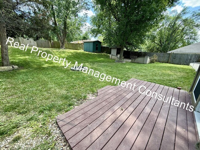Building Photo - Updated 4 Bedroom, 2 Bath Home with Spacio...