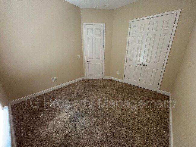 Building Photo - 157 Cloisterbane Dr