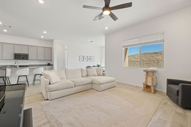 Building Photo - 17617 S Ridgerunner Dr